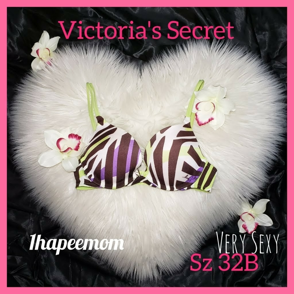 Victoria's Secret Bra Size 32B Very Sexy Padded